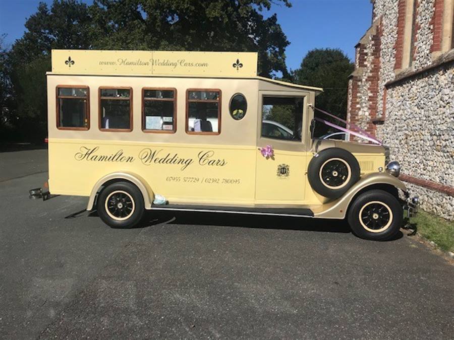 Asquith Mascot Wedding Car